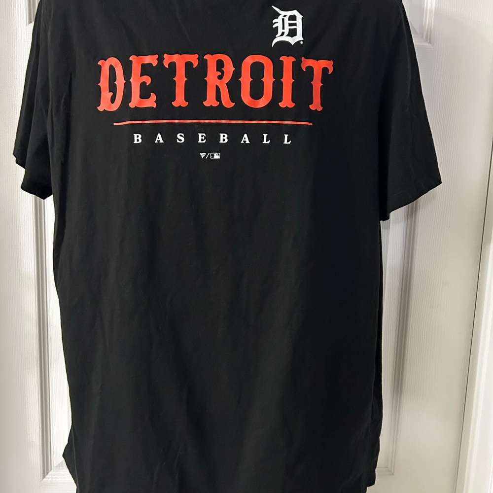 Fanatics Detroit Baseball Black and Red T-Shirt